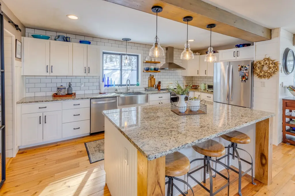 22 Deacon Willey Road Campton NH 03223