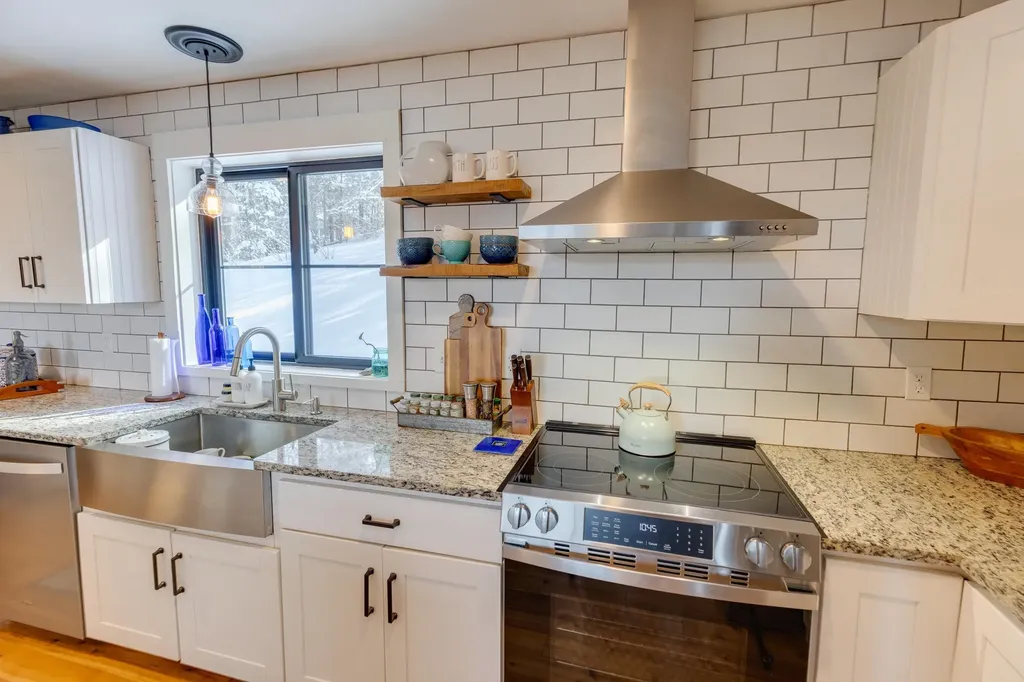 22 Deacon Willey Road Campton NH 03223