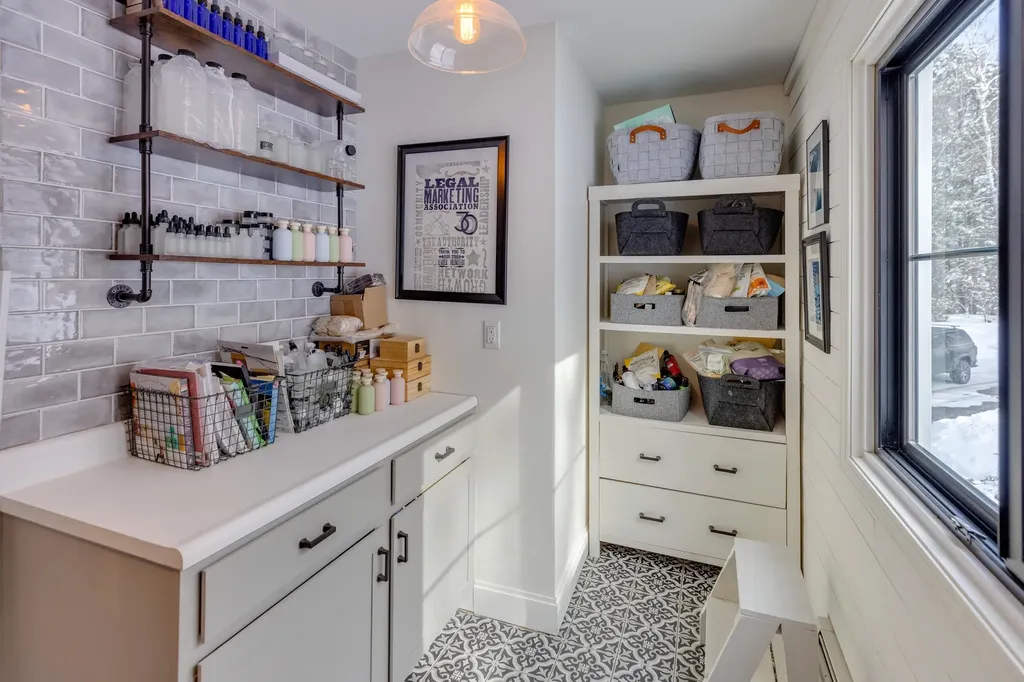 22 Deacon Willey Road Campton NH 03223