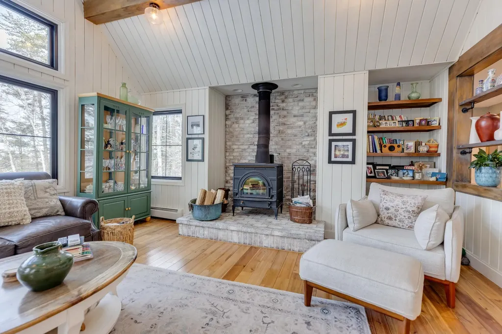 22 Deacon Willey Road Campton NH 03223