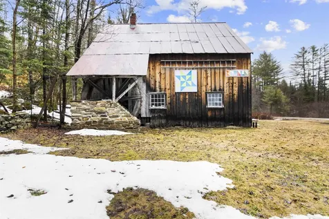 6795 Vt Route 100 Londonderry VT 05148