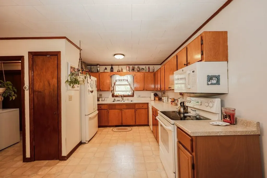 1478 Route 3 N Carroll NH 03598