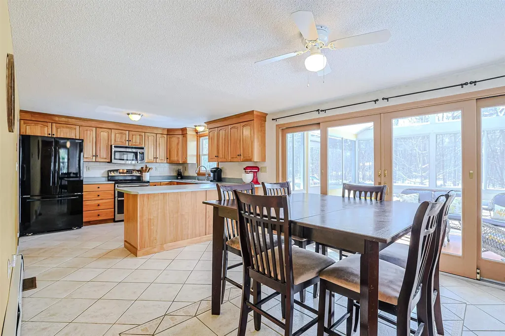 27 Farmer Road Merrimack NH 03054