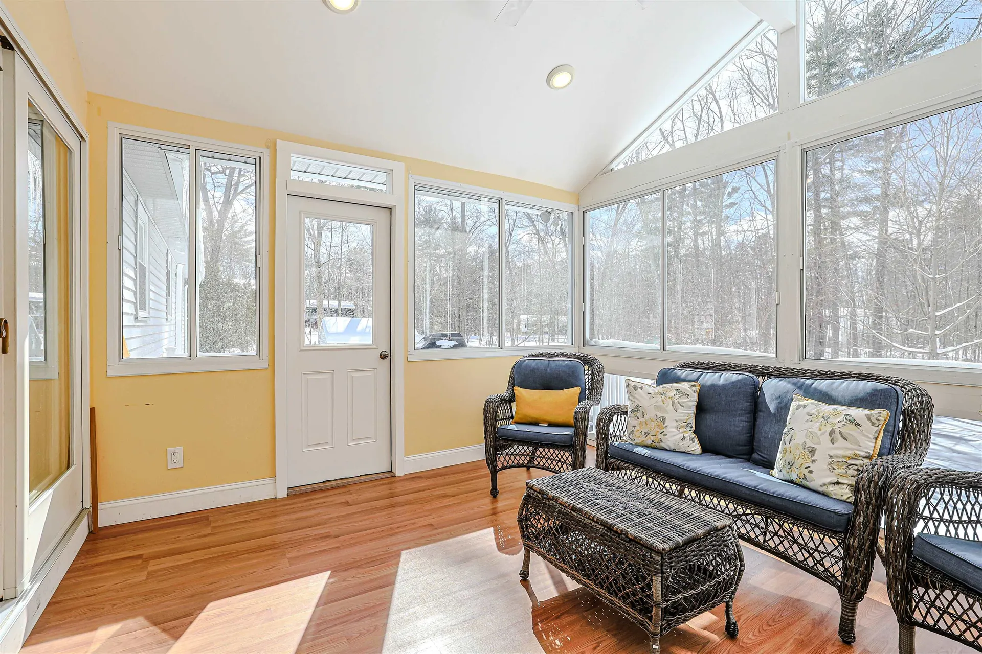 27 Farmer Road Merrimack NH 03054