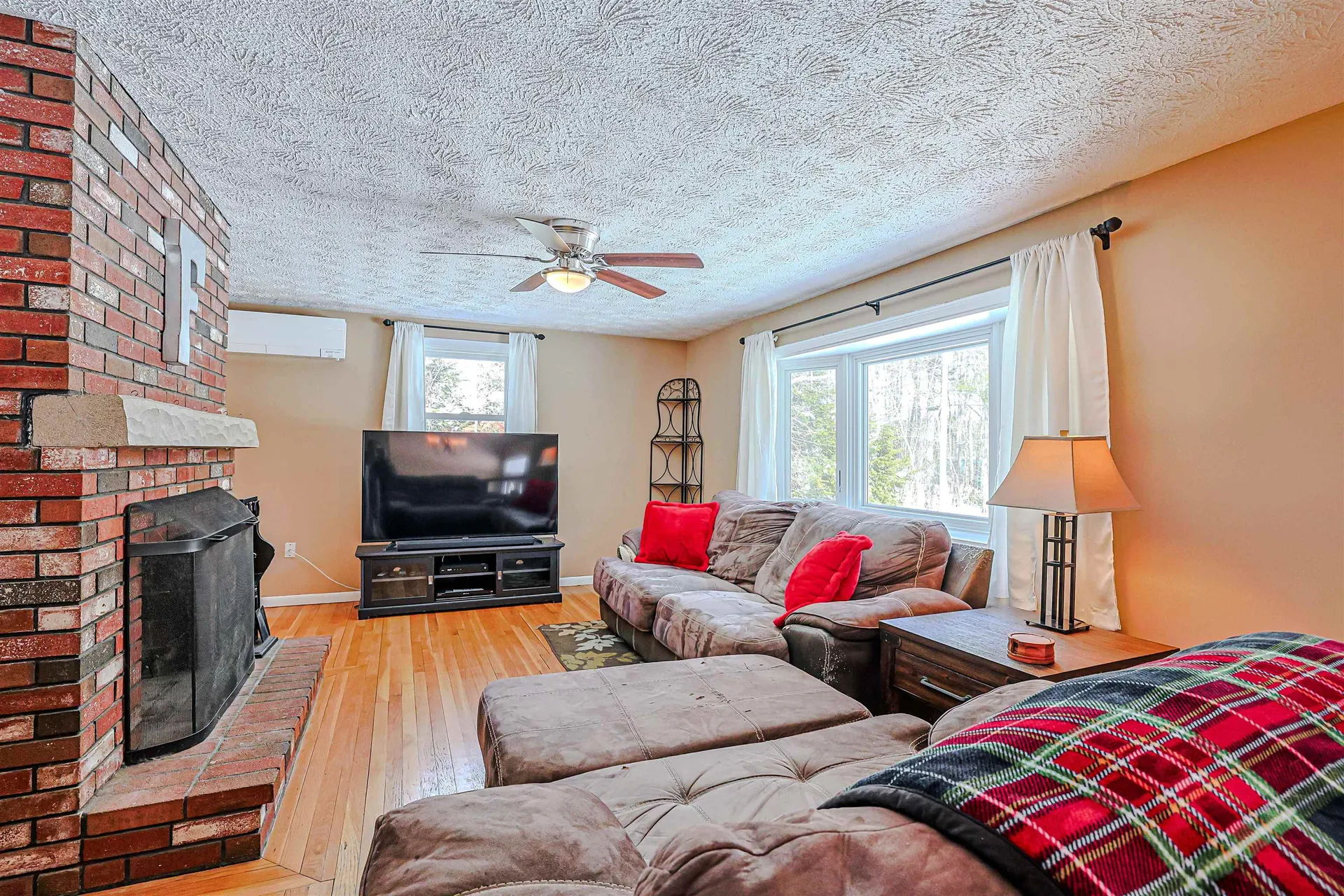 27 Farmer Road Merrimack NH 03054