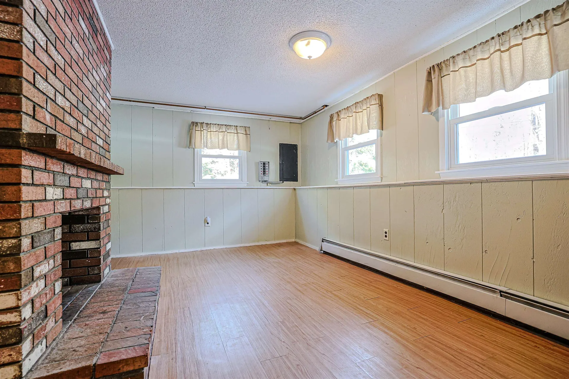 27 Farmer Road Merrimack NH 03054