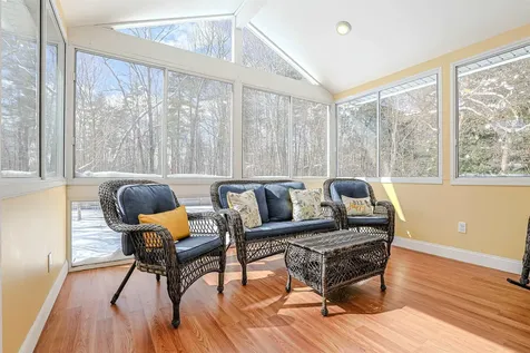 27 Farmer Road Merrimack NH 03054