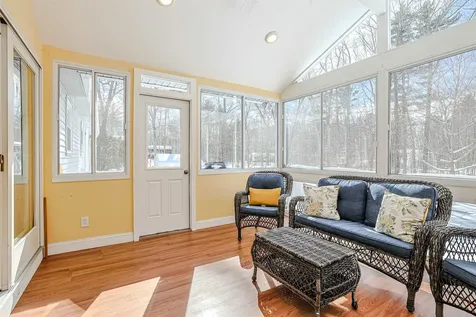 27 Farmer Road Merrimack NH 03054