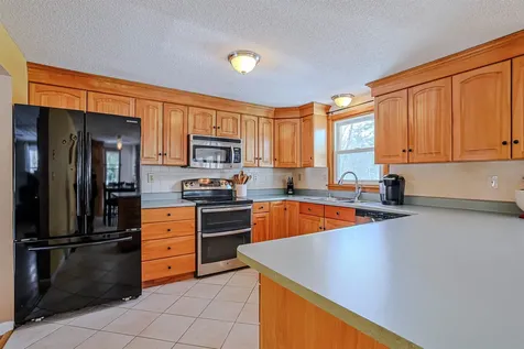 27 Farmer Road Merrimack NH 03054