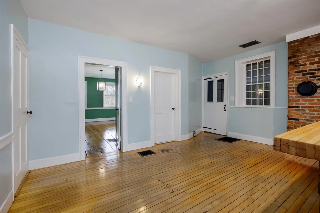 1106 Route 12a Plainfield NH 03781