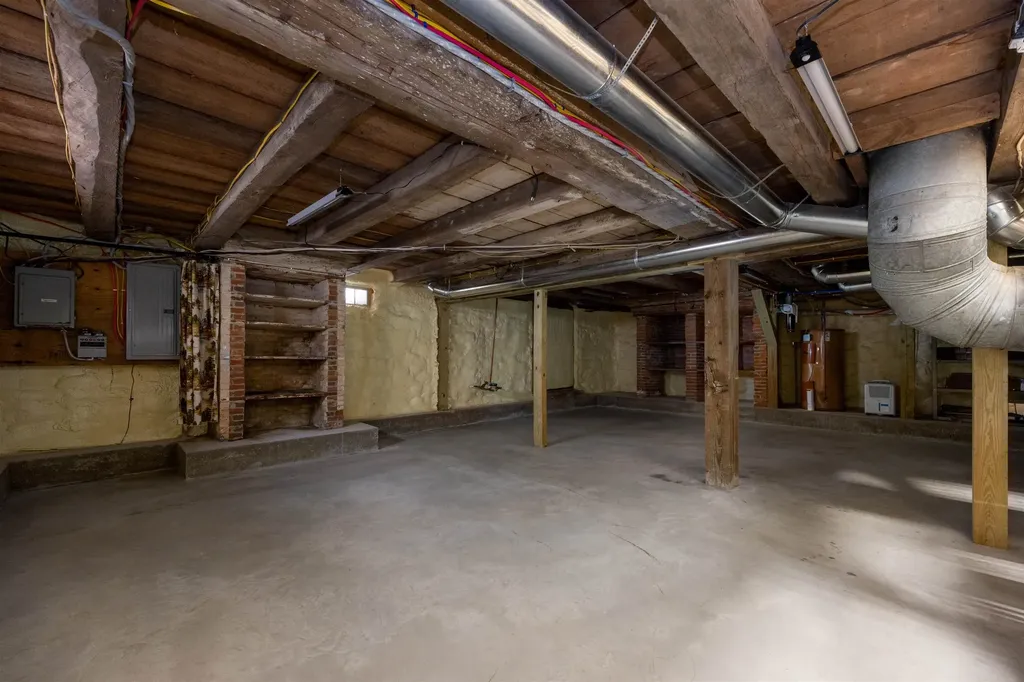 1106 Route 12a Plainfield NH 03781