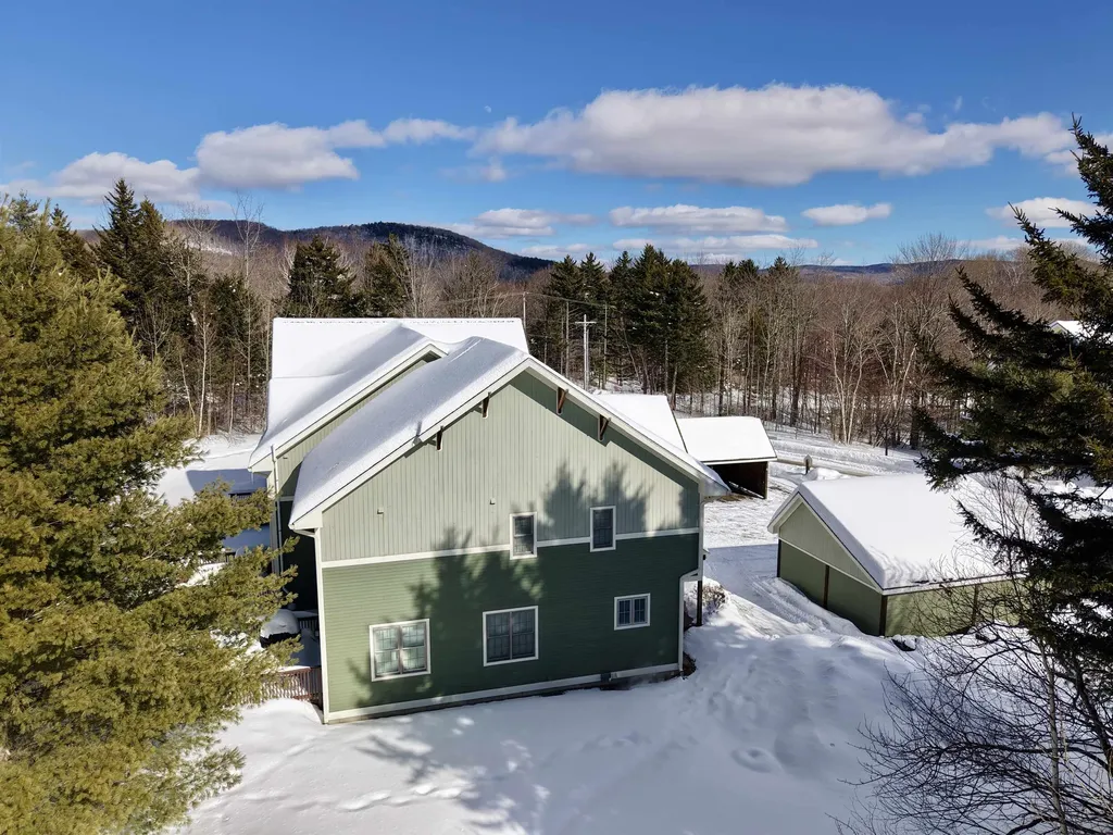 24 Amber Way Warren VT 05674