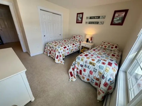 24 Amber Way Warren VT 05674