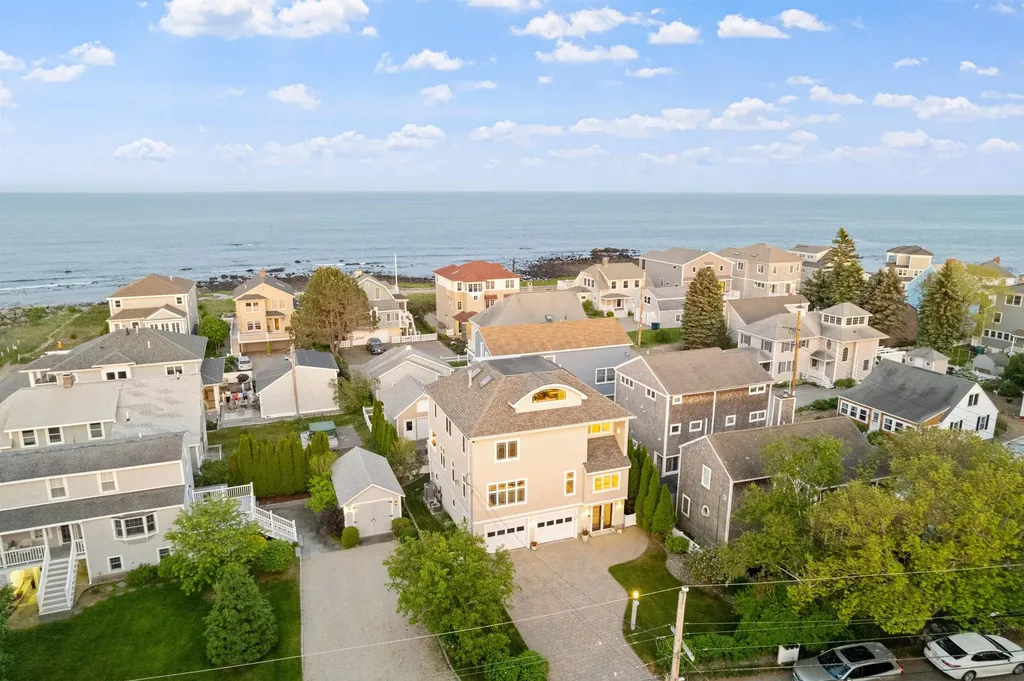 30 Ancient Highway Hampton NH 03842