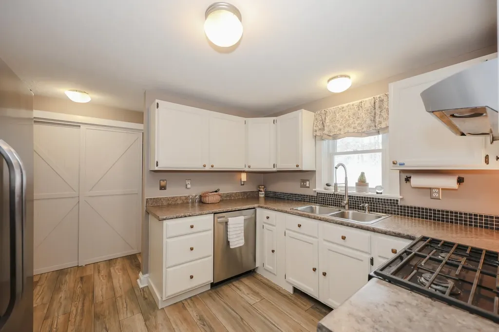 584 Calef Highway Lee NH 03861