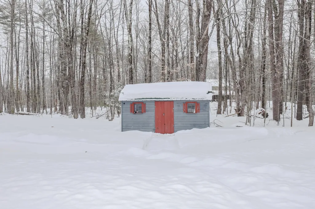 584 Calef Highway Lee NH 03861