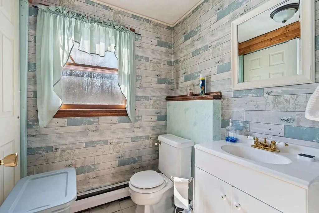 1 Stagecoach Drive Sandown NH 03873