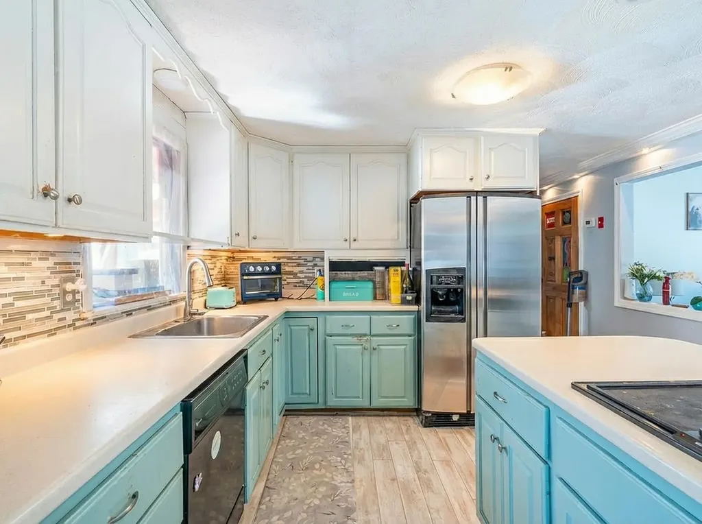 1 Stagecoach Drive Sandown NH 03873