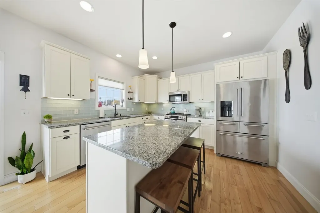 20 Sommerfield Drive South Burlington VT 05403