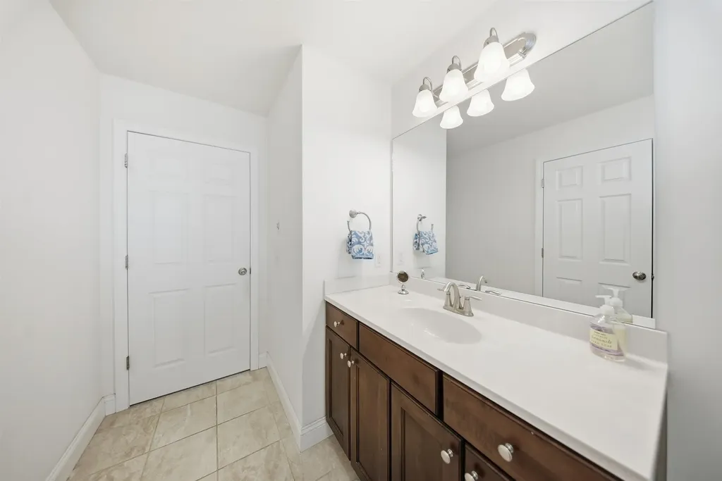 20 Sommerfield Drive South Burlington VT 05403