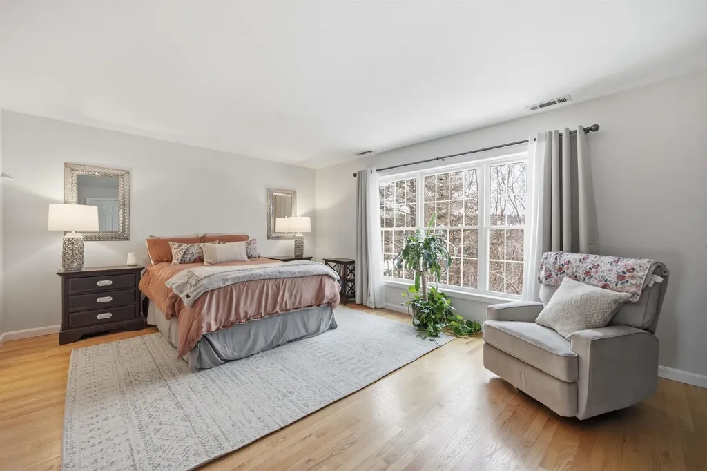 11 Canterberry Court Hudson NH 03051