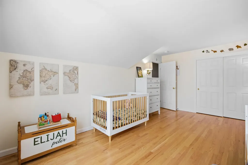 11 Canterberry Court Hudson NH 03051