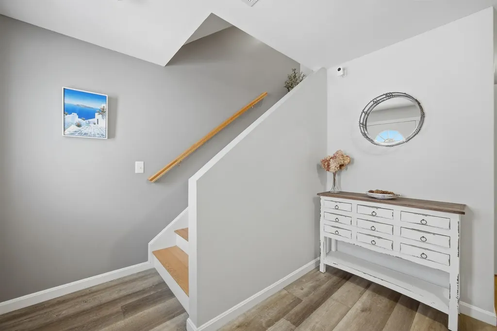 11 Canterberry Court Hudson NH 03051