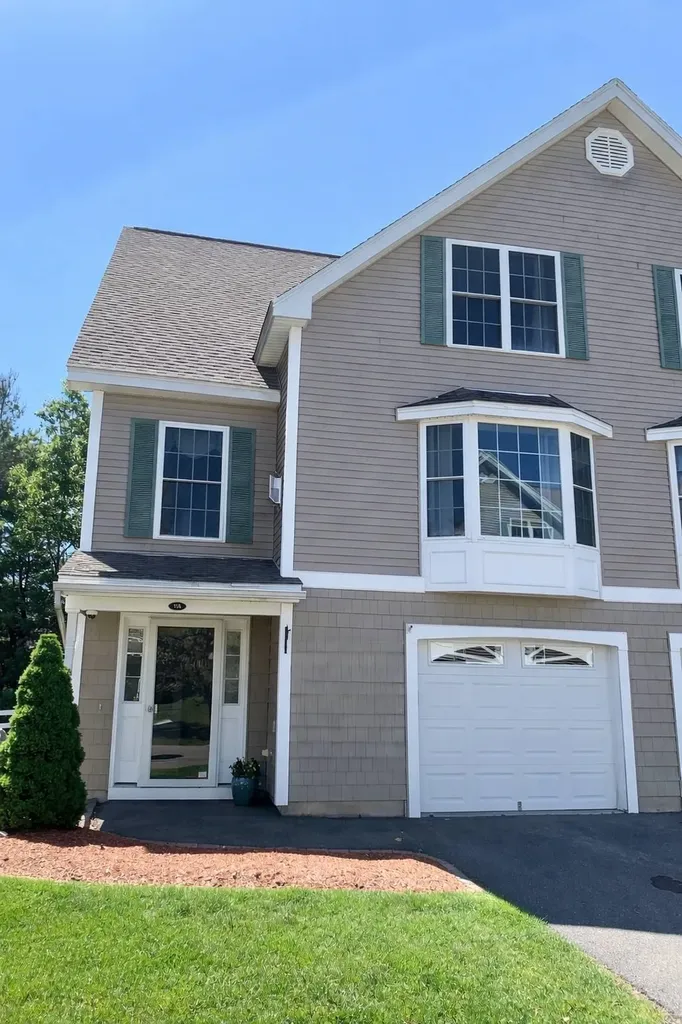 11 Canterberry Court Hudson NH 03051