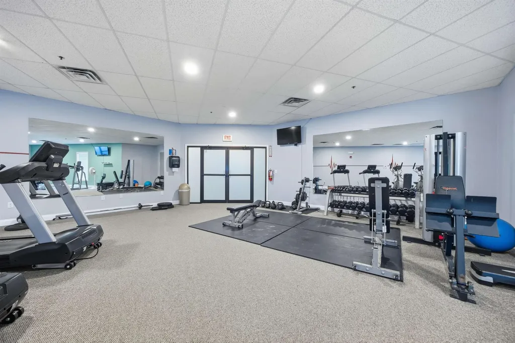 11 Canterberry Court Hudson NH 03051