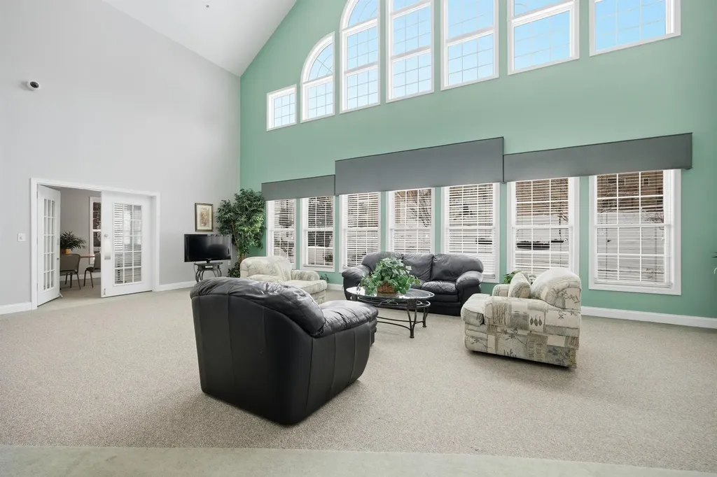 11 Canterberry Court Hudson NH 03051