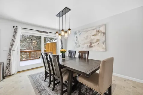 11 Canterberry Court Hudson NH 03051