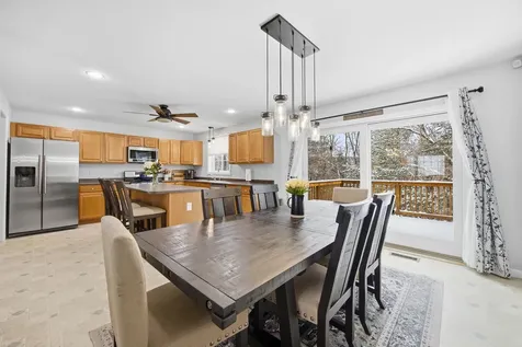 11 Canterberry Court Hudson NH 03051