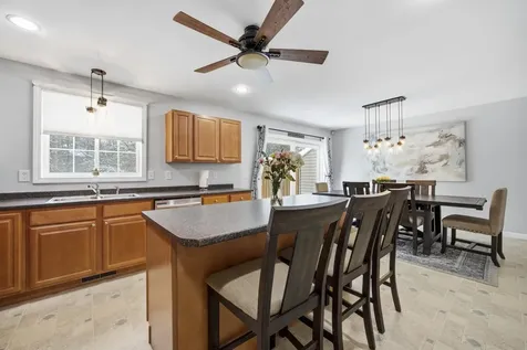 11 Canterberry Court Hudson NH 03051