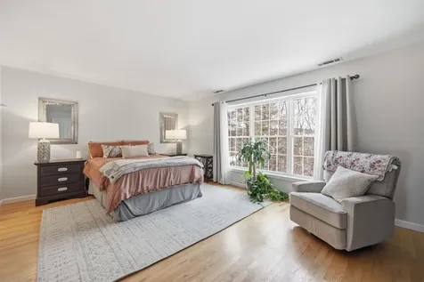 11 Canterberry Court Hudson NH 03051