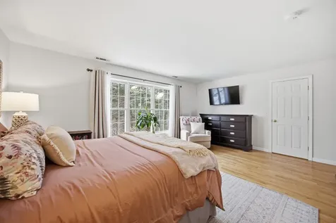 11 Canterberry Court Hudson NH 03051