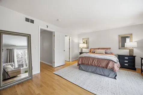 11 Canterberry Court Hudson NH 03051