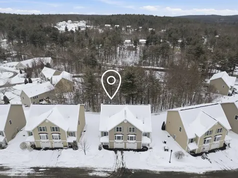 11 Canterberry Court Hudson NH 03051