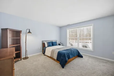 11 Canterberry Court Hudson NH 03051