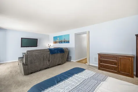 11 Canterberry Court Hudson NH 03051