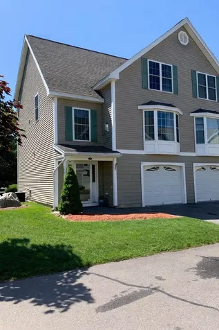 11 Canterberry Court Hudson NH 03051