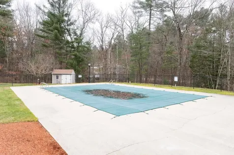 11 Canterberry Court Hudson NH 03051