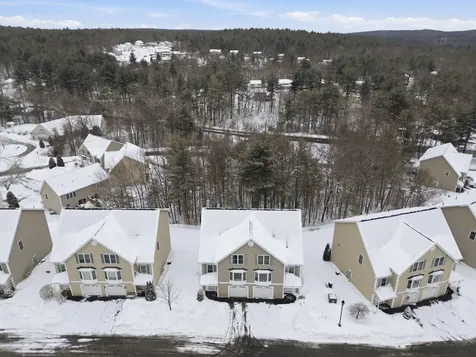 11 Canterberry Court Hudson NH 03051