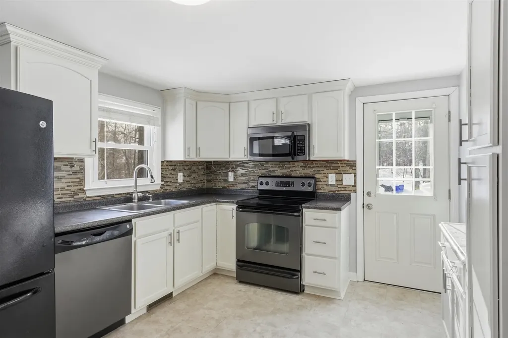 120 B Barretts Hill Road Hudson NH 03051