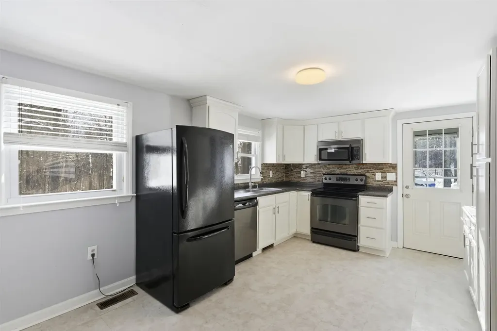 120 B Barretts Hill Road Hudson NH 03051