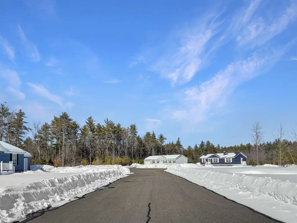 35 Margarets Way Ossipee NH 03864