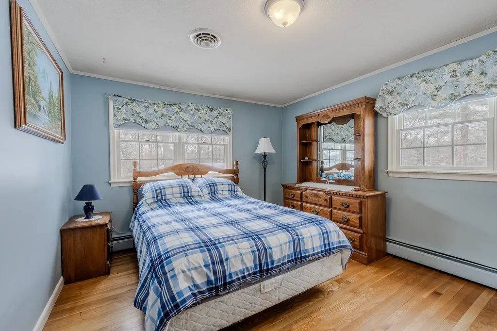 15 Easthill Drive Hudson NH 03051