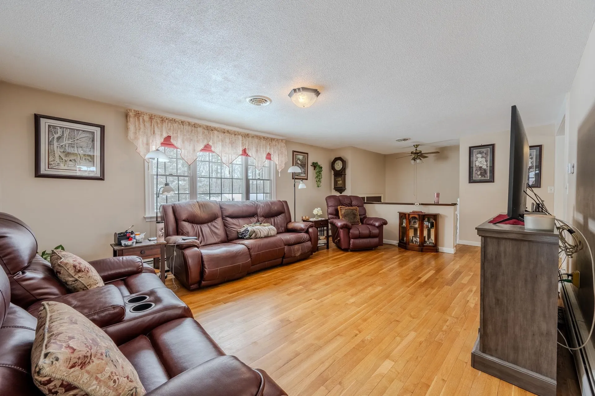 15 Easthill Drive Hudson NH 03051