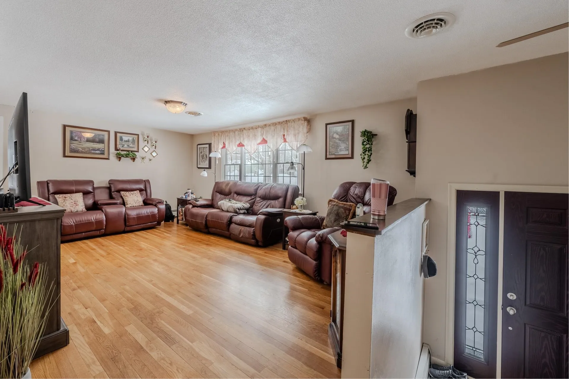 15 Easthill Drive Hudson NH 03051