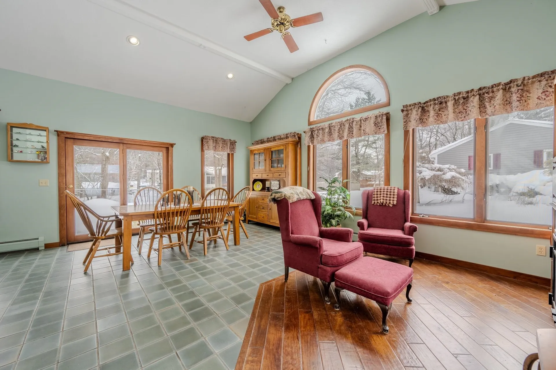 15 Easthill Drive Hudson NH 03051