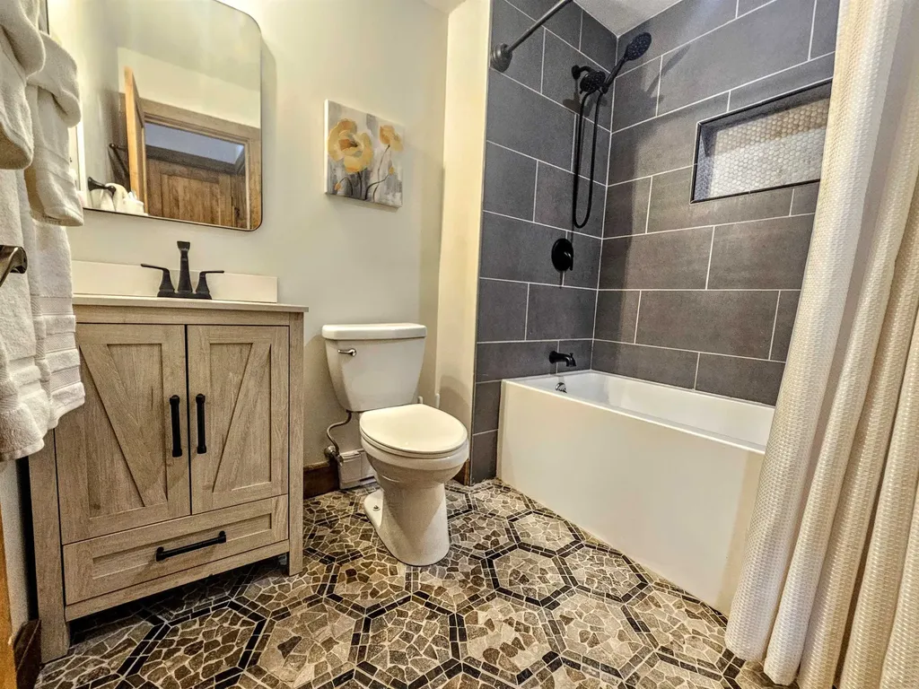 4 E Carinthia Lane Dover VT 05356